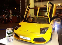 'Sao' Việt tạo dáng cùng Lamborghini Murcielago