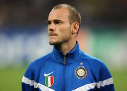 Sneijder cởi trần, tung tăng cùng vợ quên sầu Euro