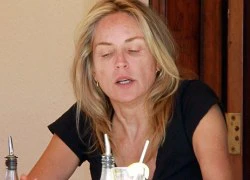 "Sốc" với ảnh mặt mộc của mỹ nhân Sharon Stone