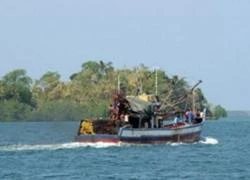 "Tàu Trung Quốc đâm tàu cá Philippines"