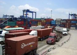 Triệt phá hai băng trộm cắp hàng trong container