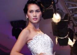 Anh Thư trở lại sàn catwalk