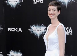 Anne Hathaway tinh khôi váy trắng