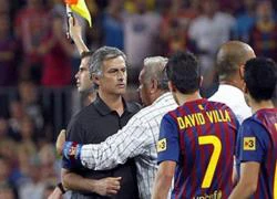 Barca nổi giận vì Mourinho thoát án phạt!