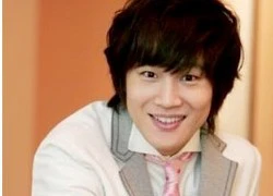 Cha Tae Hyun tặng mỹ phẩm cho đoàn làm phim