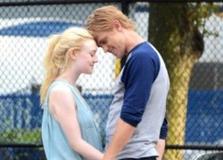 Dakota Fanning hồn nhiên hôn trai đẹp giữa phố