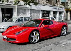 Fernando Alonso dạo phố bằng Ferrari 458 Spider đỏ rực