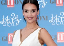 Jessica Alba đẹp rạng ngời tại Italy