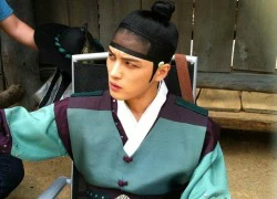 Kim Jae Joong mệt mỏi trên phim trường "Dr.Jin"