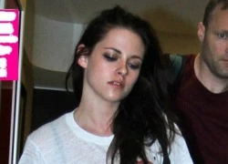 Kristen Stewart mệt mỏi rời khỏi tổ ấm