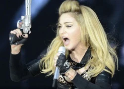 Madonna bị la ó vì 'lười hát'