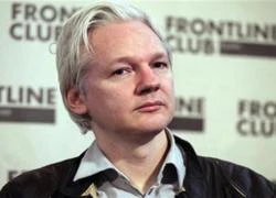 Mẹ Assange tới Ecuador để xin cho con trai tị nạn