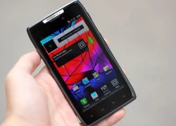 Motorola Droid Razr HD có pin 2.530 mAh