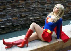 Muôn vẻ cosplay Supergirl