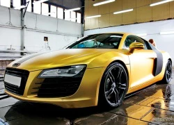 Ngắm Audi R8 "bọc vàng" tại Nga