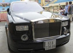 Rolls-Royce Phantom Rồng bất ngờ xuất hiện tại sân Hàng Đẫy