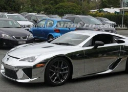 Siêu xe Lexus LFA mạ chrome đầu tiên trên thế giới