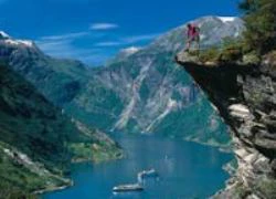 Tham quan Vịnh Geirangerfjord đặc sản Nauy