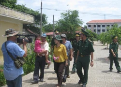 Theo chân đoàn làm phim Ký sự Biển đảo tháng 6/2012: Ấn tượng Quảng Bình