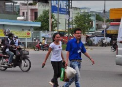 Tình nguyện ngày càng "nóng" ở ga tàu, bến xe