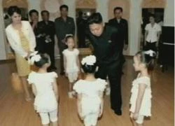 Trang phục tinh tế của người đẹp bên cạnh Kim Jong Un