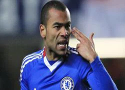 Ashley Cole yêu sách lương thưởng để ở lại Chelsea