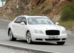 Bentley Continental Flying Spur "nhái" Mẹc S-Class trên đường thử