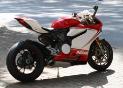 Cận cảnh Ducati 1199 Panigale S Tricolore tại Việt Nam