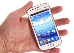 Cận cảnh Galaxy S Duos hai SIM dáng như Galaxy S III