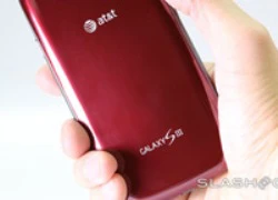 Cận cảnh Galaxy S III màu đỏ