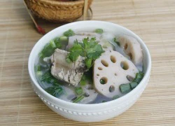 [Chế biến] - Ngọt mát canh sườn non nấu với củ sen