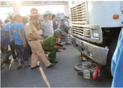 Container cán chết một thai phụ