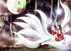 Cosplay Ahri: Hồ Ly Tinh quyến rũ trong LMHT