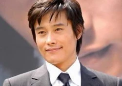 Lee Byung Hun đang yêu Lee Min Jung