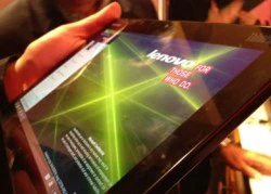 Lenovo thách thức tablet Microsoft Surface