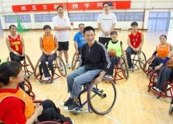 Lưu Đức Hoa tận tình sang London ủng hộ Paralympic