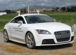 Mẫu Audi TTS không người lái có tốc độ 193 km/giờ