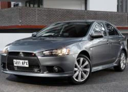 Mitsubishi Lancer công bố giá