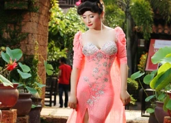 Sexy với váy dạ hội ren