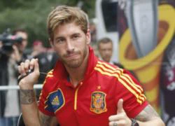 Sergio Ramos chia tay cô bạn gái phóng viên