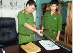 Sinh viên cầm súng đòi bắn chết vợ