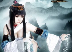 Tần Mỹ Nhân khoe cosplay gợi cảm