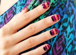 Tỉ mẩn vẽ nail mừng 2/9