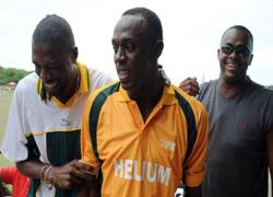 Usain Bolt cân nhắc chuyển sang chơi... cricket