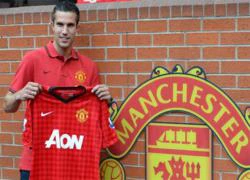 Van Persie rạng rỡ ngày ra mắt MU