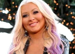 Xtina "tái xuất giang hồ" với mái tóc tím