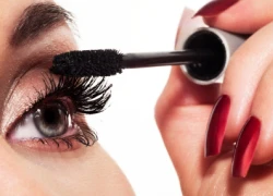 4 mẹo giúp 'tháo bỏ' mascara dễ dàng