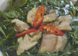 [Chế biến] - Canh cá rô ngải cứu