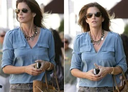 Cindy Crawford trẻ trung bất ngờ với mặt mộc