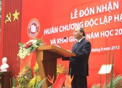 ĐH Ngoại thương đón nhận Huân chương Độc lập hạng Nhất